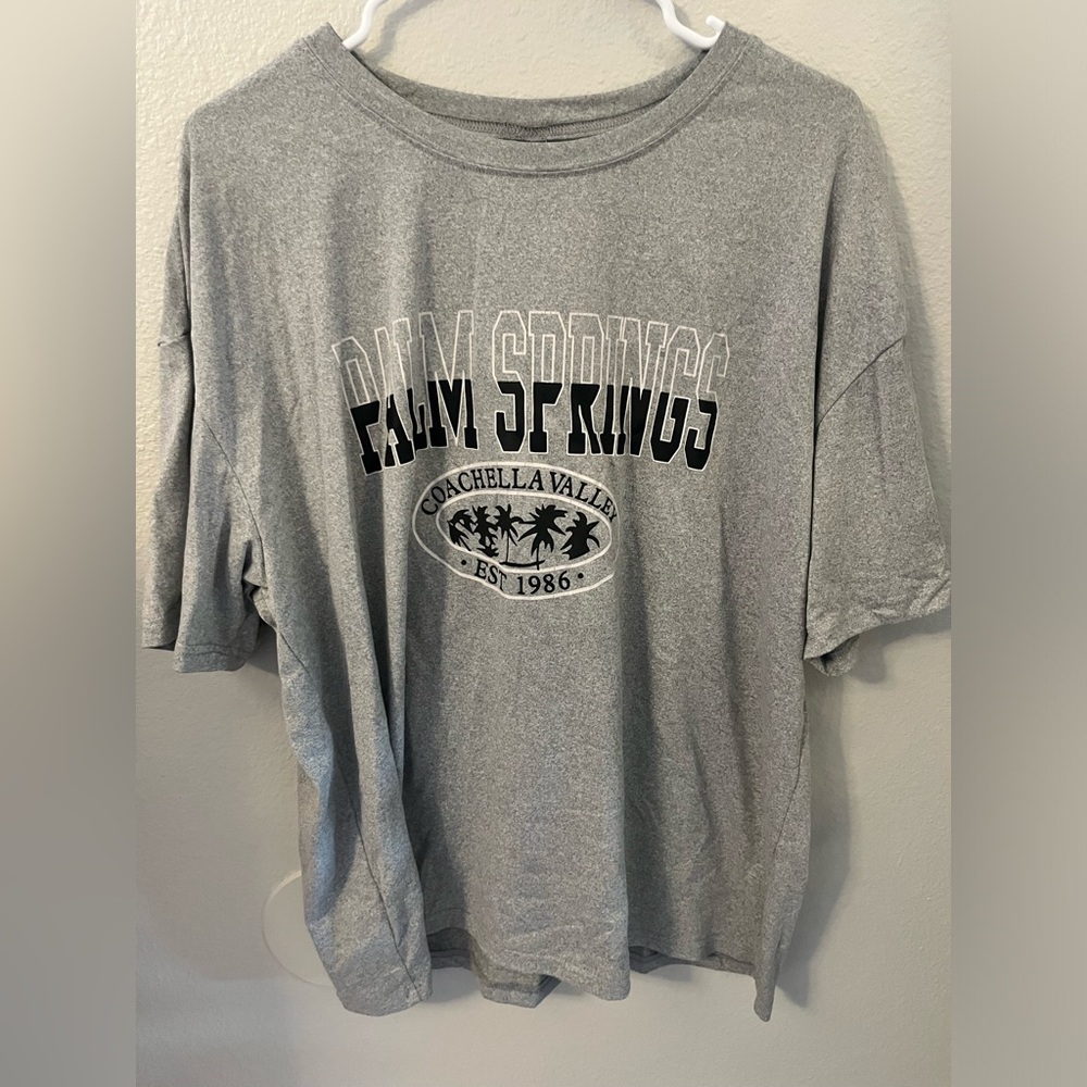 Grey graphic tee